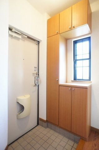 レジデンス２４　Ｄ棟の玄関