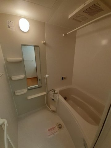 ルミエール参番館の浴室