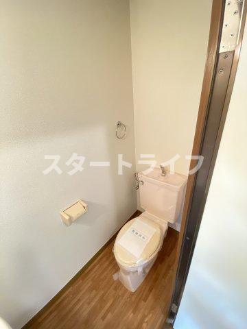 大阪市淀川区十三東１丁目の賃貸マンションのトイレ