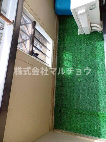 メゾンアルバＢのバルコニー|お洗濯にも便利なバルコニー付き