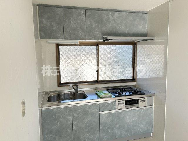 メゾンアルバＢのキッチン|コンパクトなキッチンで掃除もラクラク