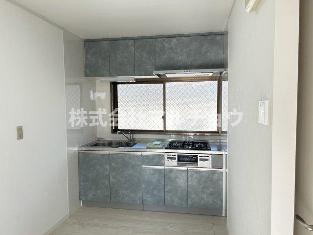 メゾンアルバＢのキッチン|コンパクトなキッチンで掃除もラクラク