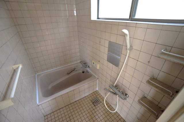 有楽町貸家の浴室