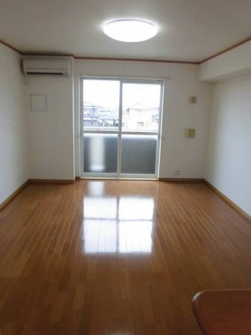 ソレイユ　モンテ　Ａの居間・リビング