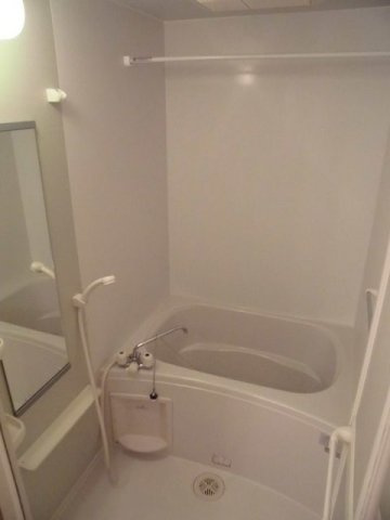 ソレイユ　モンテ　Ａの浴室