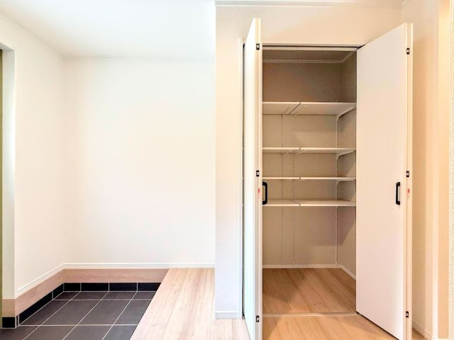 保土ケ谷区境木本町　新築戸建の収納|◆住宅ローンのご相談や周辺環境のご案内も含め、ローンに詳しい、地元に詳しいスタッフがお出迎えさせていただきます。お気軽にご相談ください。