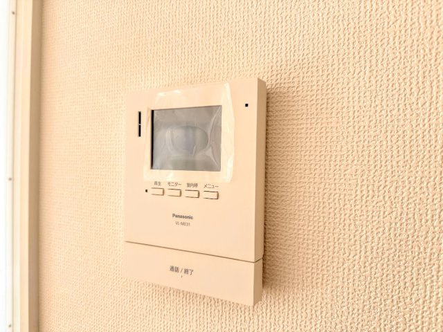 保土ケ谷区境木本町　新築戸建のセキュリティ|◆玄関に行かなくても来訪者が確認でき、ハンズフリーで会話をすることが出来ます。モニターを確認する事によって防犯効果も高まります。