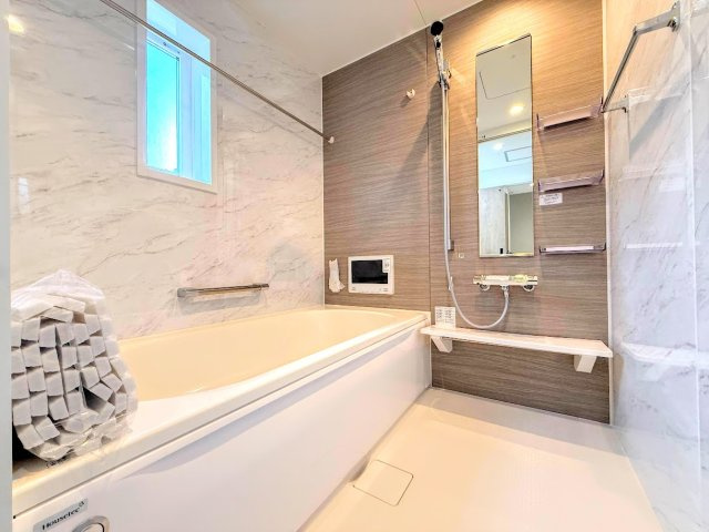 保土ケ谷区境木本町　新築戸建の浴室|◆お子様と一緒にバスタイムを楽しめる広々空間。浴室乾燥機付で心地よいバスタイムを実現します。
