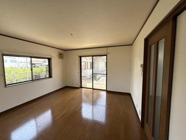 青山戸建の居間・リビング