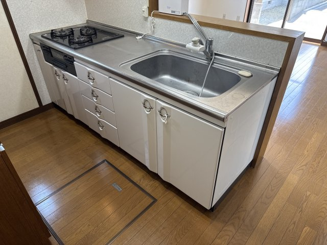 青山戸建のキッチン