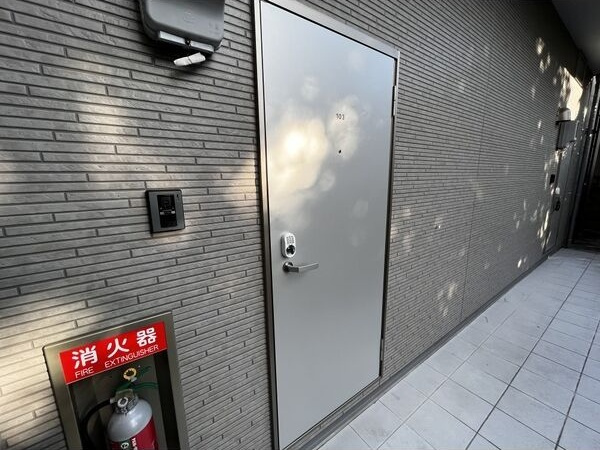 レナージュのエントランス|建物の内部です
