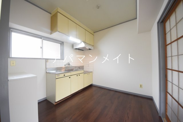 【居間・リビング】 | コートパル戸塚 | ゆったりとした居間です