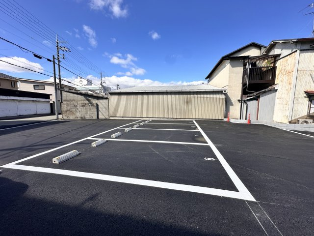 尼崎市久々知３丁目の駐車場