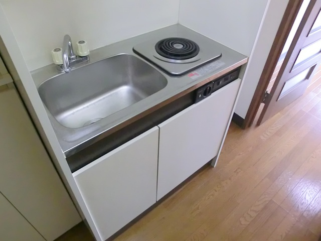 アーバンハイツ親水のキッチン|１口電気コンロ付のキッチンです。