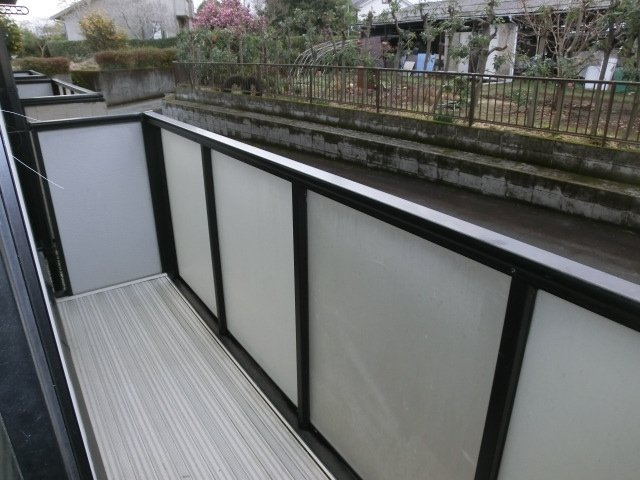 熊本市東区弓削町のアパートのバルコニー