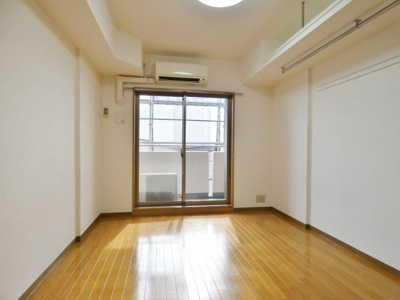 【居間・リビング】 | インテンション | 同物件別号室参考写真