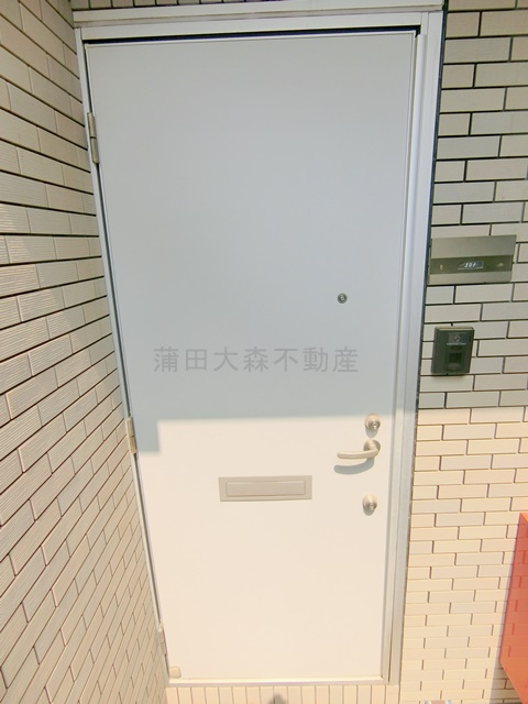 Regolithレゴリスの玄関