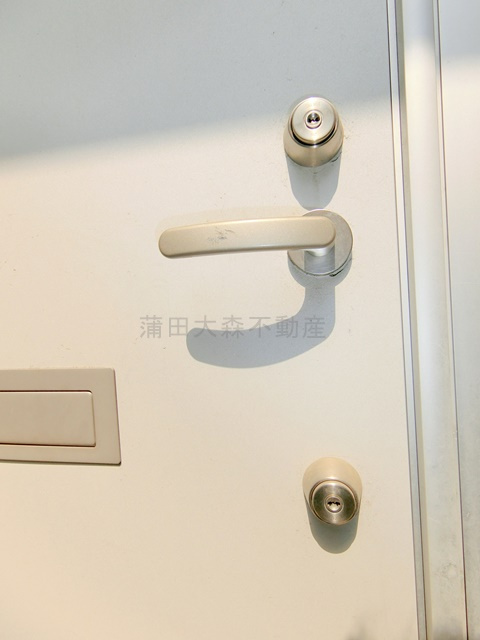 Regolithレゴリスの玄関