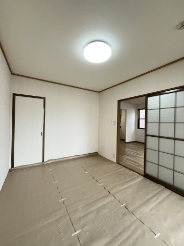 サン・ルミエールC棟の和室