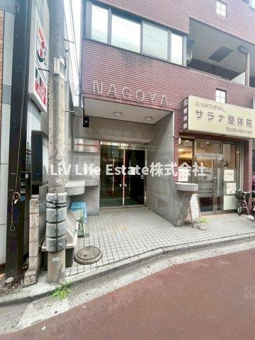 ラークガーデンズナゴヤのエントランス
