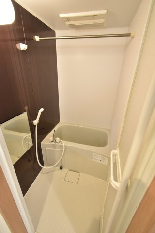 グランレブリー洛西口の浴室|浴室換気乾燥機付き