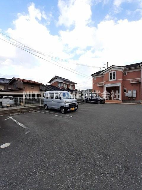 Ｍ．フルーレの駐車場