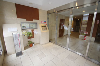 【エントランス】 | 【仲介手数料無料！！】レーベンハイム多摩聖ヶ丘　5階　3899万円