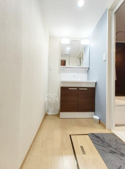 岡崎西福ノ川町の独立洗面台