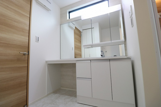 【内観：施工例】 | 朝霞市三原1丁目　新築一戸建住宅　全1棟　(ふじみ野店) | 【同社施工例/洗面脱衣室】