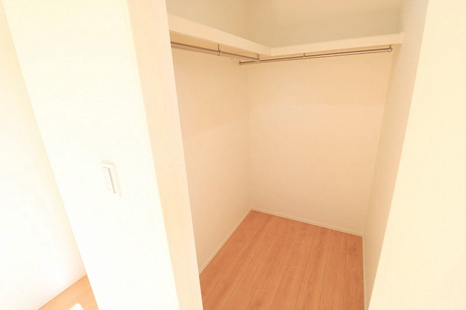 【内観：施工例】 | 朝霞市三原1丁目　新築一戸建住宅　全1棟　(ふじみ野店) | 【同社施工例/ウォークインクローゼット】