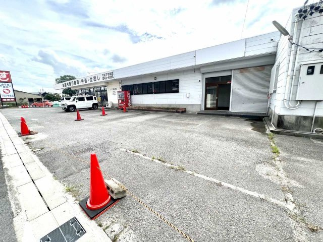 マルマサ店舗の駐車場