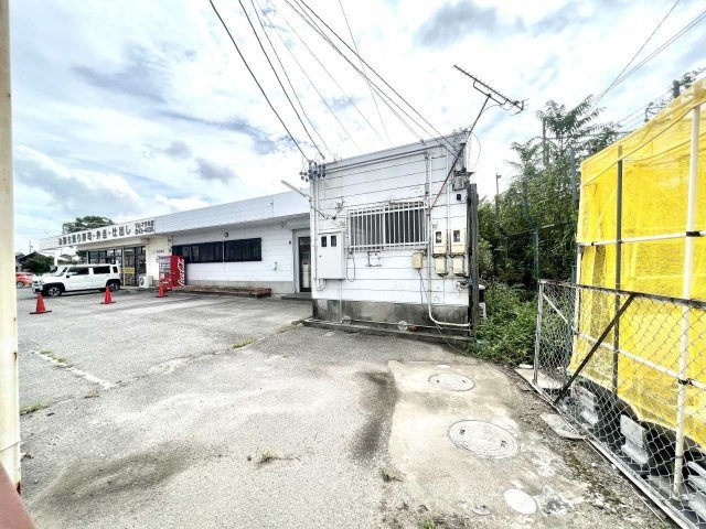 マルマサ店舗の駐車場