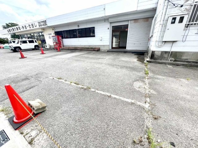 マルマサ店舗の駐車場