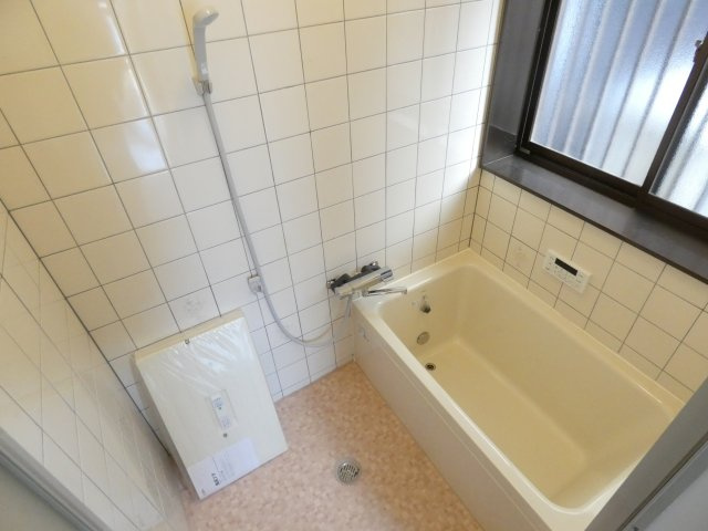 三ツ木台貸家の浴室