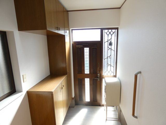 三ツ木台貸家の玄関