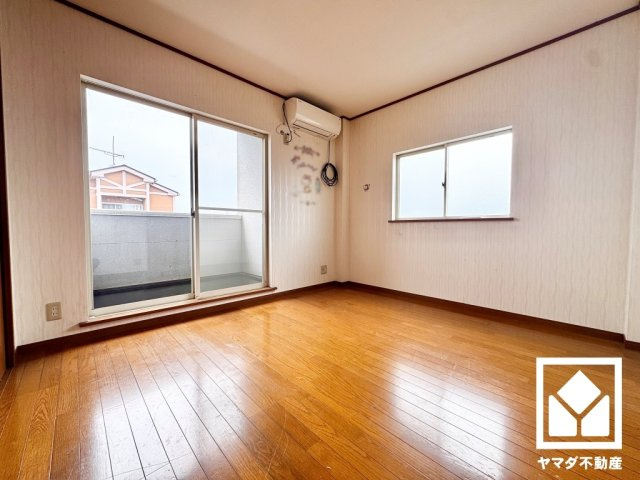 伏見区羽束師菱川町の子供部屋|※本画像は空室時の写真を加工し、家具・小物等を撤去したイメージです。
実際の仕様とは異なる場合がございます。