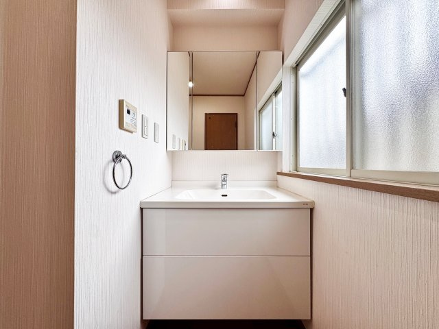 伏見区羽束師菱川町の独立洗面台