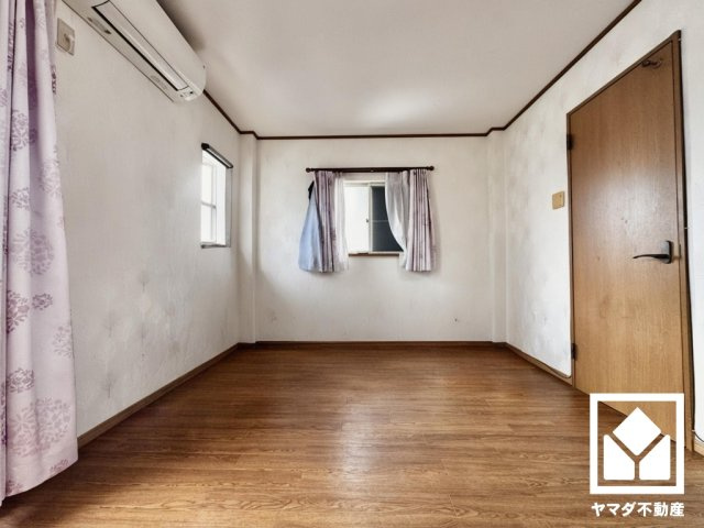 伏見区羽束師菱川町の寝室|※本画像は空室時の写真を加工し、家具・小物等を撤去したイメージです。
実際の仕様とは異なる場合がございます。