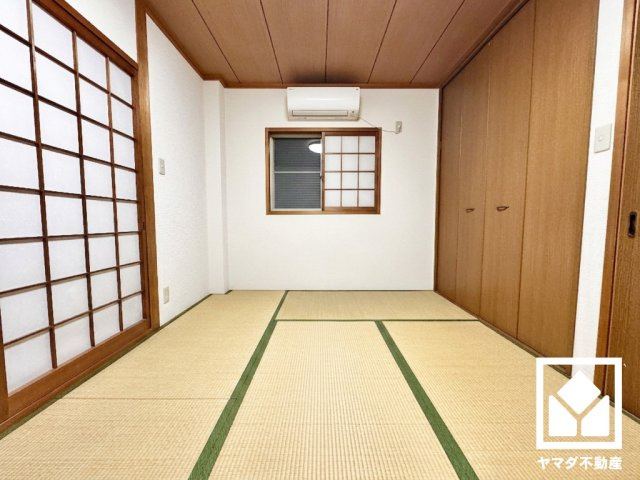 伏見区羽束師菱川町の和室|※本画像は空室時の写真を加工し、家具・小物等を撤去したイメージです。
実際の仕様とは異なる場合がございます。