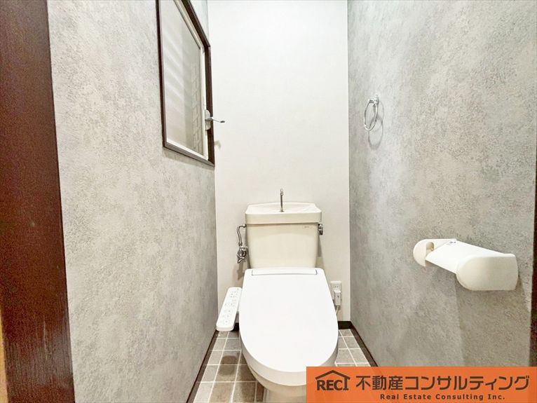 神戸市東灘区田中町4丁目　中古戸建のトイレ