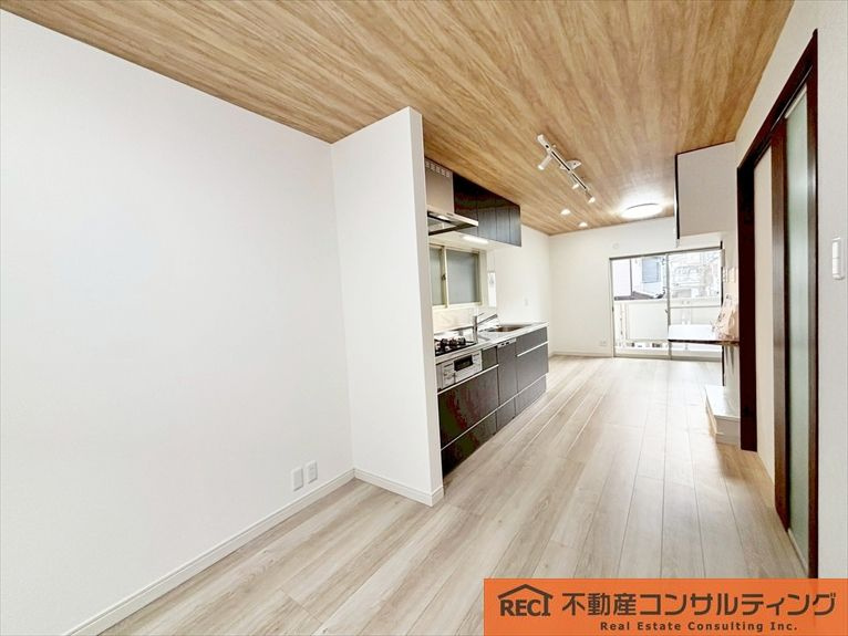 神戸市東灘区田中町4丁目　中古戸建の居間・リビング