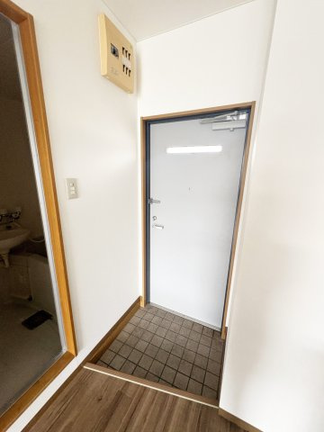 サンシャインタカラ2号棟の玄関