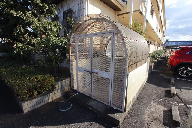 【その他共用部分】 | リバーサイドマンション | 敷地内ゴミ捨場