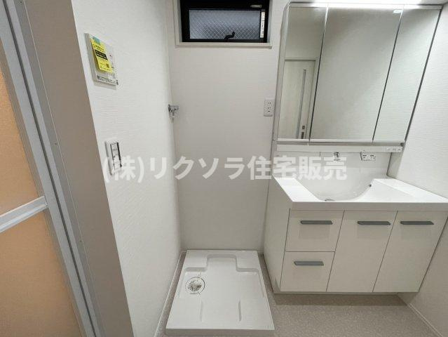 成美町　新築一戸建てのランドリースペース|ドラム式も設置可能
■物件内覧・資金計画相談・住宅ローン相談、リフォーム相談、お問合せ受付中■
※当日・翌日のご内覧、ご相談はお電話でのお問合せがスムーズです！