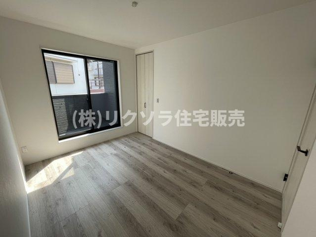 成美町　新築一戸建ての子供部屋|洋室6.0帖
■物件内覧・資金計画相談・住宅ローン相談、リフォーム相談、お問合せ受付中■
※当日・翌日のご内覧、ご相談はお電話でのお問合せがスムーズです！