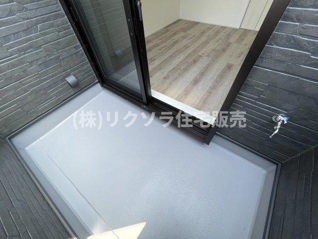 成美町　新築一戸建てのバルコニー|電源・水栓付き
■物件内覧・資金計画相談・住宅ローン相談、リフォーム相談、お問合せ受付中■
※当日・翌日のご内覧、ご相談はお電話でのお問合せがスムーズです！