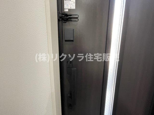 成美町　新築一戸建ての防犯設備|リモコンキー
■物件内覧・資金計画相談・住宅ローン相談、リフォーム相談、お問合せ受付中■
※当日・翌日のご内覧、ご相談はお電話でのお問合せがスムーズです！