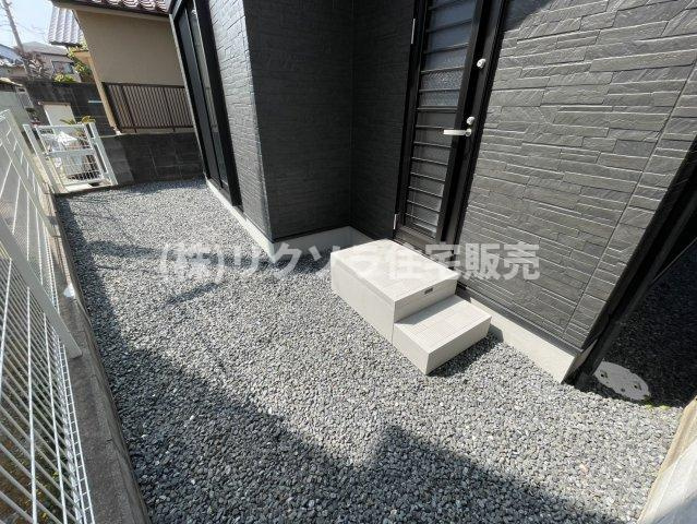 成美町　新築一戸建ての庭|■物件内覧・資金計画相談・住宅ローン相談、リフォーム相談、お問合せ受付中■
※当日・翌日のご内覧、ご相談はお電話でのお問合せがスムーズです！
