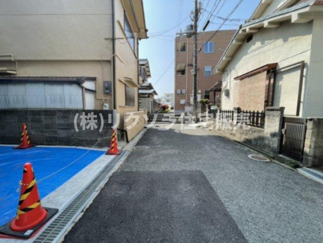 成美町　新築一戸建ての前面道路含む現地写真|■物件内覧・資金計画相談・住宅ローン相談、リフォーム相談、お問合せ受付中■
※当日・翌日のご内覧、ご相談はお電話でのお問合せがスムーズです！