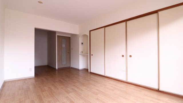 マッティーナ神戸弐番館の居間・リビング